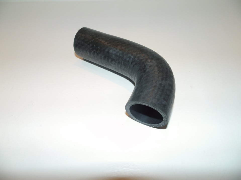 MF koelwaterslang onder, binnendoorsnee 32mm.