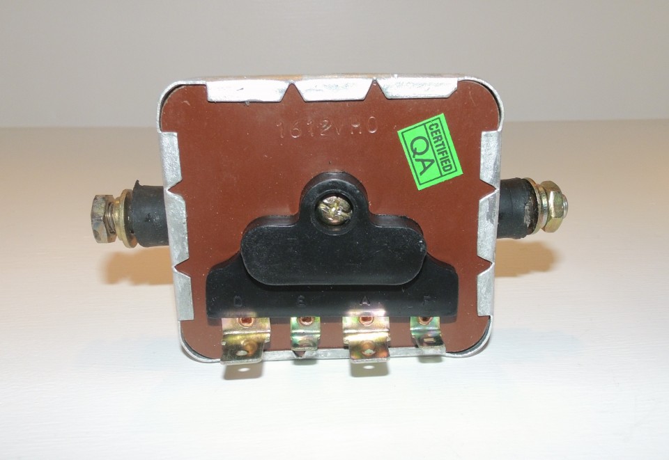 Spanningsregelaar met zijmontage en met stekkermontage voor MF